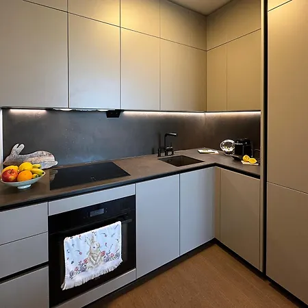 Eurovea Tower Lux 34th Floor Bratislava