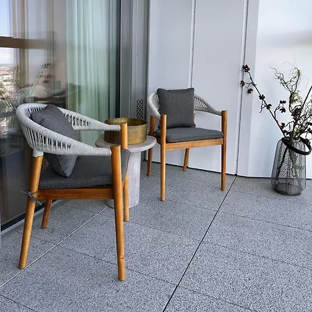 Luxury 34th Floor Eurovea Tower Apartamento Bratislava