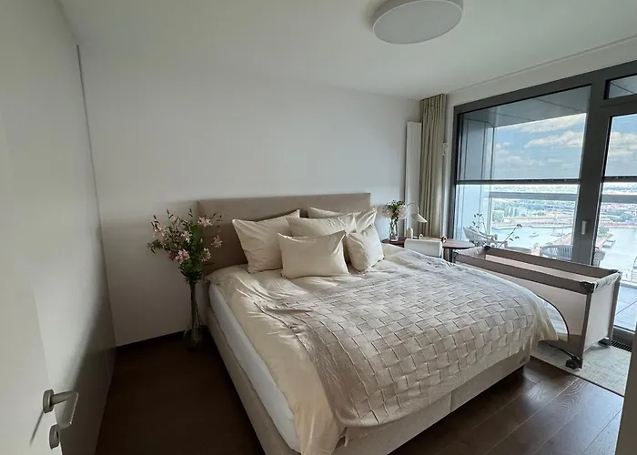 Eurovea Tower Lux 34th Floor براتسيلافا